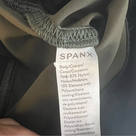 Spanx Matte Green Camo Faux Leather Leggings Large Power Waistband - Picture 6 of 6